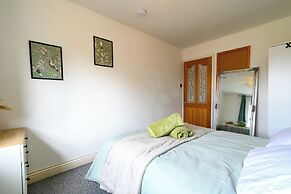 Relaxing 4BR Near City Centre