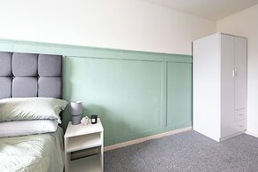 Relaxing 4BR Near City Centre