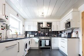 Relaxing 4BR Near City Centre