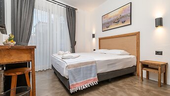 Moon Alaçatı adults only