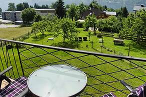 Apartment With Mountain View