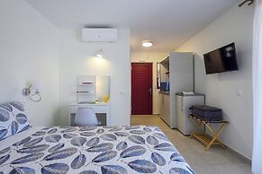 Elpiniki Luxury Rooms