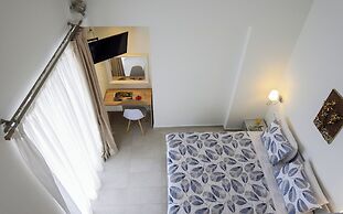 Elpiniki Luxury Rooms