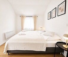 Airport Messe Apartments