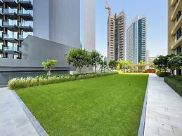 Panoramic Burj Khalifa View by Propigo