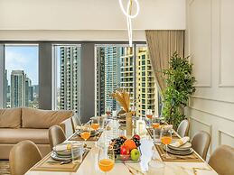 Panoramic Burj Khalifa View by Propigo