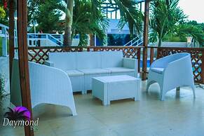 DAYMOND BLUE TROPICAL LODGE