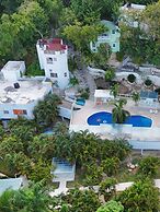 DAYMOND BLUE TROPICAL LODGE
