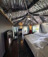 DAYMOND BLUE TROPICAL LODGE