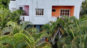 DAYMOND BLUE TROPICAL LODGE