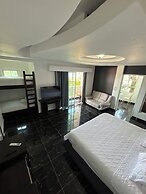 DAYMOND BLUE TROPICAL LODGE