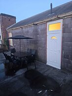 Charming Wolverhampton Apartment With Private Entrance