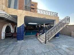 Triangle Pyramids Boutique