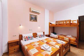 Eva Marina Hotel