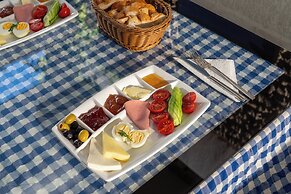 Tuna Butik Otel