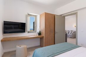 Platies Luxury Apartments Santorini