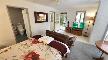 Riesling Trail and Clare Valley Cottages