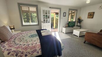 Riesling Trail and Clare Valley Cottages