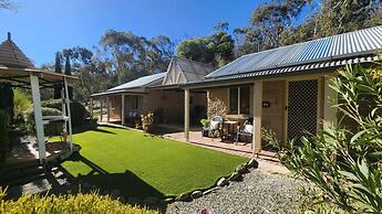 Riesling Trail and Clare Valley Cottages