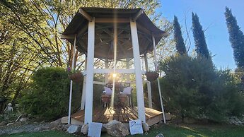 Riesling Trail and Clare Valley Cottages