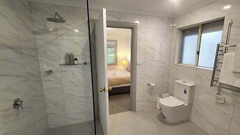 Riesling Trail and Clare Valley Cottages