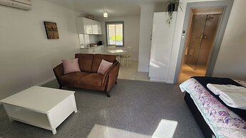Riesling Trail and Clare Valley Cottages