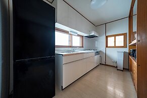 E-US NAEBO HOUSE