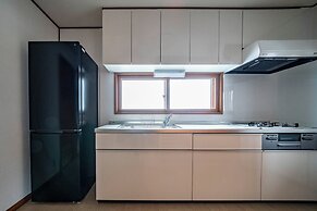 E-US NAEBO HOUSE