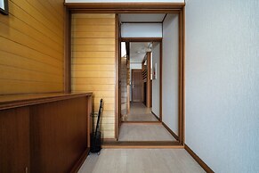 E-US NAEBO HOUSE