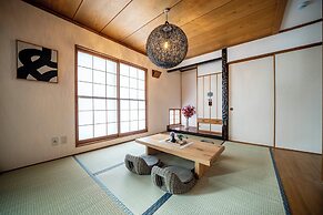 E-US NAEBO HOUSE