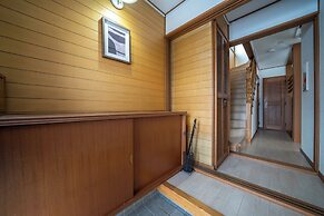 E-US NAEBO HOUSE