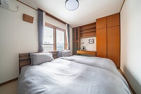 E-US NAEBO HOUSE
