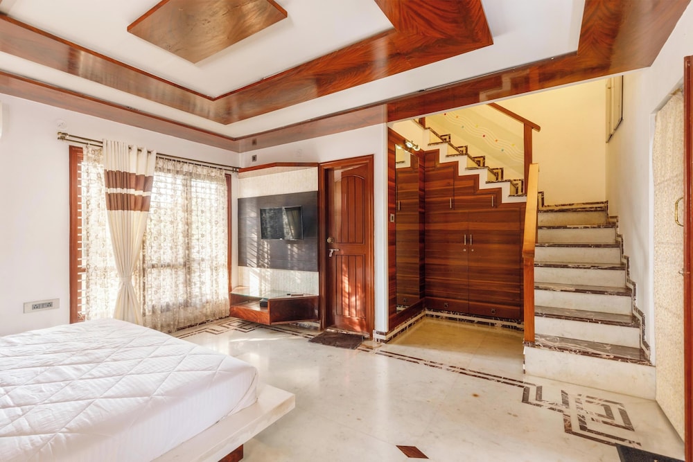 Ananta Vilas by Stayjade