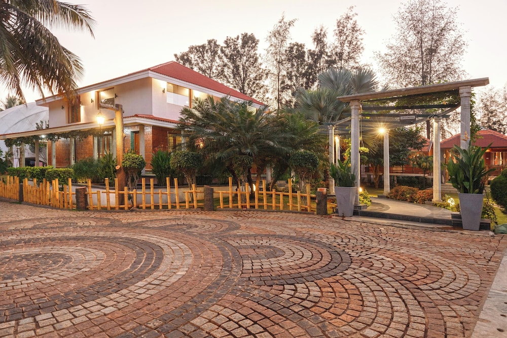 Ananta Vilas by Stayjade