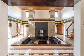 Ananta Vilas by Stayjade