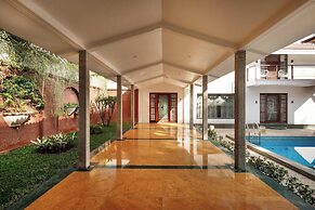 Ananta Vilas by Stayjade