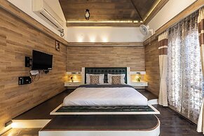 Ananta Vilas by Stayjade