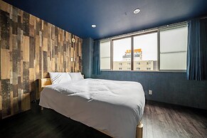 SILK COURT 403