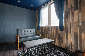 SILK COURT 403