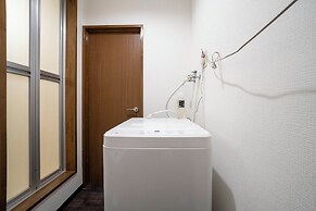 SILK COURT 403