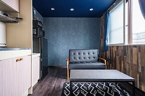 SILK COURT 403