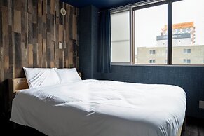 SILK COURT 403