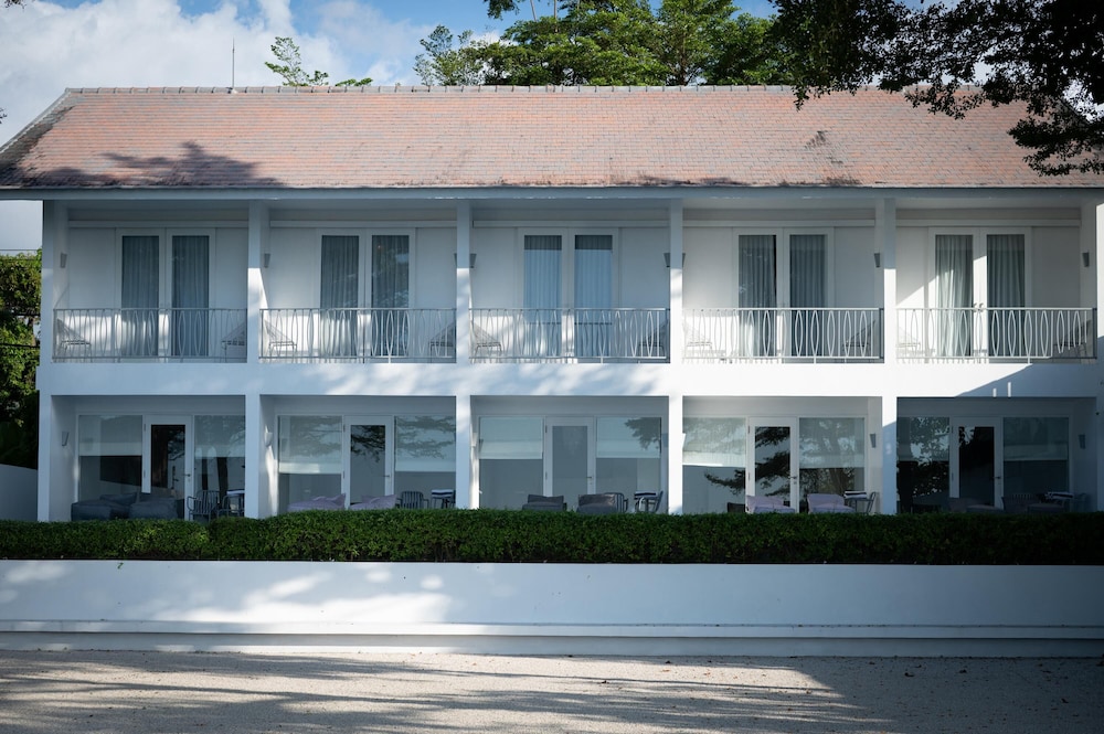 Lusa Beach Studios