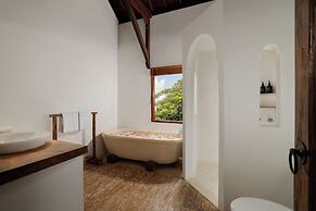 Villa Tropical Svasti by Nakula