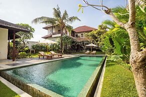 Villa Tropical Svasti by Nakula