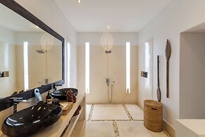 Villa Naema - 4 BR Private Villa