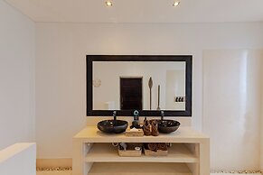 Villa Naema - 4 BR Private Villa