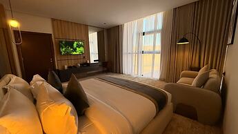 White Season Hotel