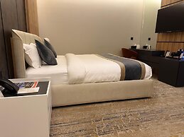 White Season Hotel