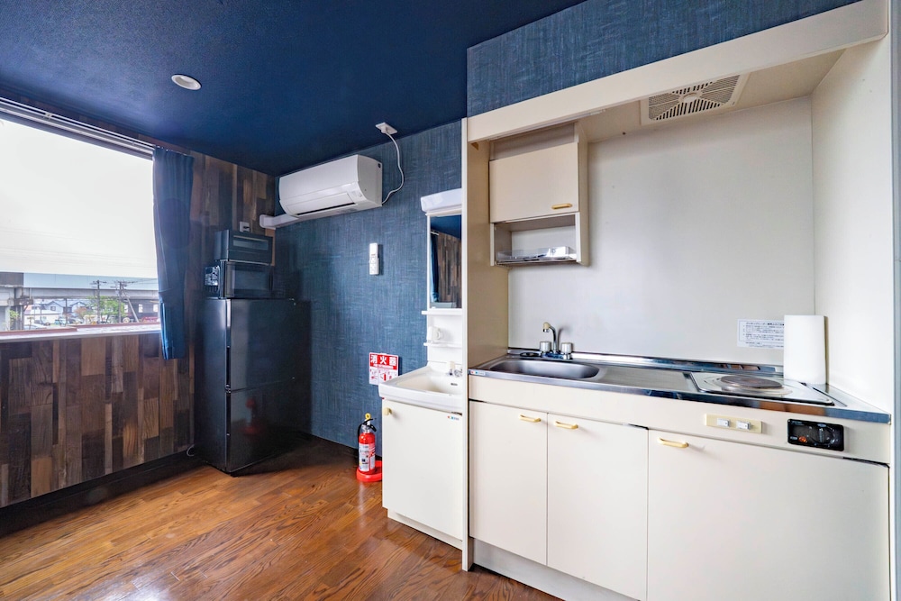 SILK COURT 301